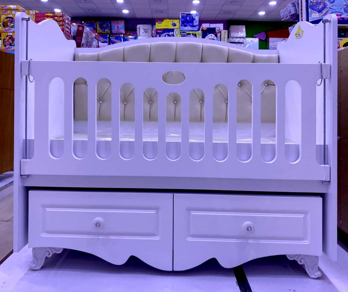 baby crib white color